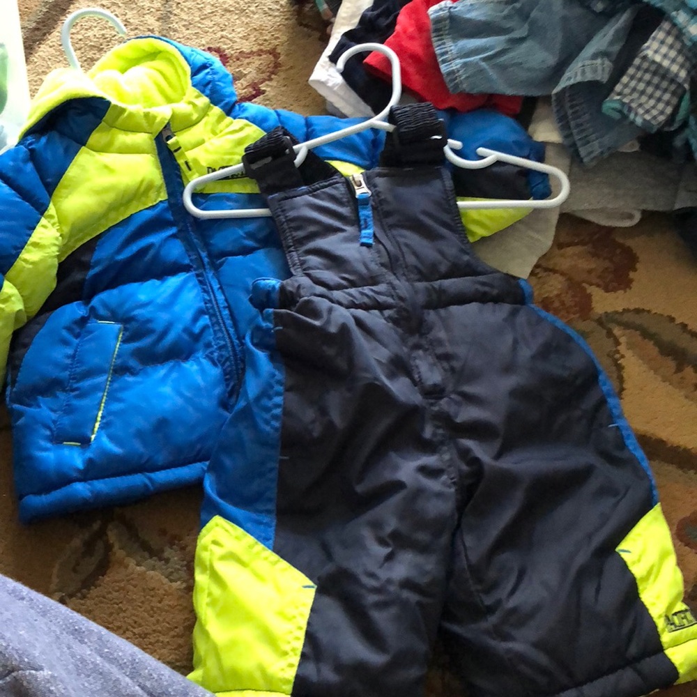 Kids snow outfit size 6 months